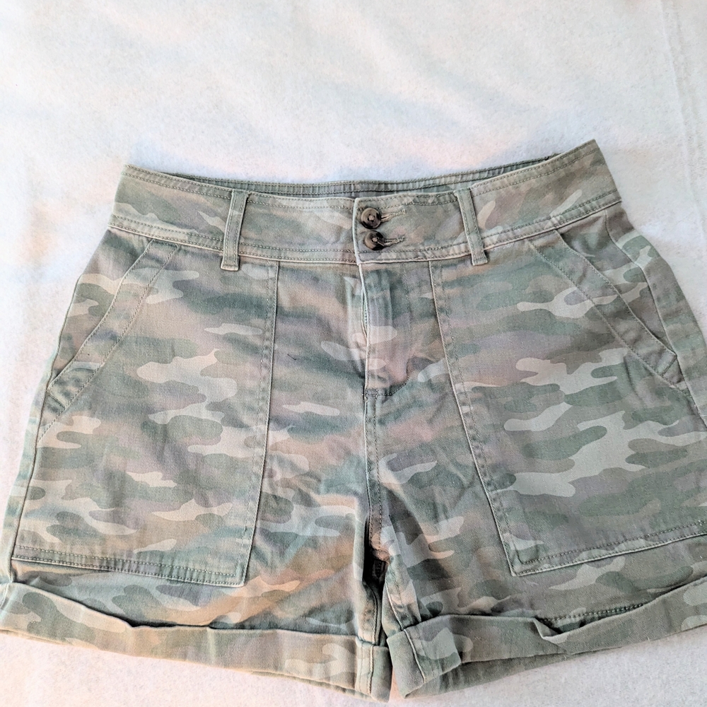Camo Green Women's Shorts